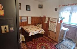Apartament 2 camere Tractoru- insorit - bucatarie mare 50 mp- zona Coresi