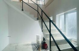 Spatiu open space, 265 mp, inaltime mare, ideal birouri/loc de joaca