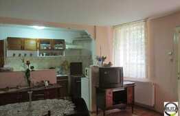 De vanzare 2 camere, 63,29 mp utili, curte 99 mp, zona strazii Emil Racovita!