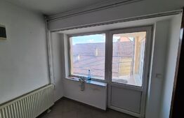 Casa, proprietate pretabila pentru sediu de firma + hala productie