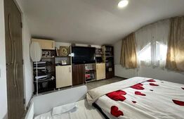 Casa la curte comuna, 90 mp, 306 mp teren, zona Farmec