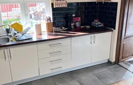 Cabana cu 4 dormitoare, foisor, ciubar, Statiunea Muntele Baisorii