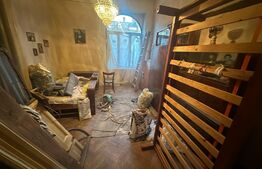 Apartament cu 3 camere , 95mp , zona Centrala 