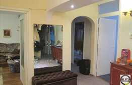 4 camera, 81 mp, 2 locuri parcare, boxa, zona strazii Arinilor