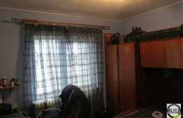 4 camera, 81 mp, 2 locuri parcare, boxa, zona strazii Arinilor