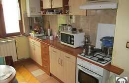 4 camera, 81 mp, 2 locuri parcare, boxa, zona strazii Arinilor