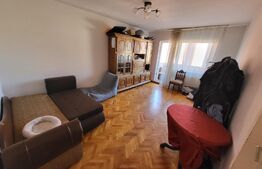Apartament cu 3 camere cu balcon, etaj intermediar zona semicentrală 