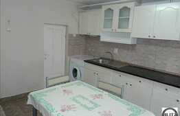 Apartament 1 camera, 42 mp, parcare, imobil de tip casa, zona UMF