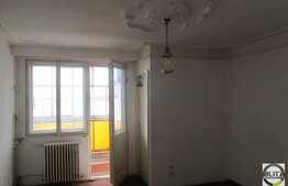 Garsoniera, 28 mp, decomandata, balcon, zona strazii Parang!