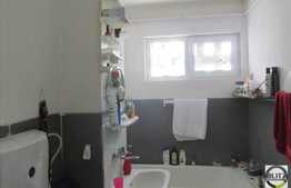 Apartament cu 4 camere, 76 mp, decomandat, zona strazii Clabucet!