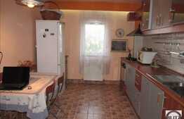 4 camere, 85 mp, decomandat, parcare, boxa, zona UMF