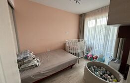 Apartament 3 camere, 63 mp, parcare, zona Vivo 