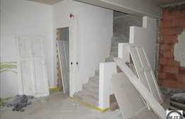 Apartament de vanzare, 111 mp, pe trei nivele, zona strazii Septimiu Albini!