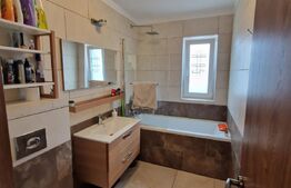 Apartament 2 camere,44 mp utili, parcare , zona centrala