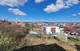 Apartament de 3 camere , 89 mp, în zona Alverna