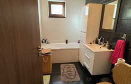 Apartament 2 camere, decomandat, 57mp, bucatarie, baie, spatiu de depozitare și balcon