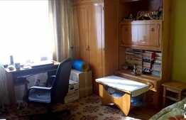 3 camere, 63 mp, decomandat, la cateva minute de sensul giratoriu! Cu parcare!