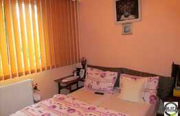 Apartament 2 camere, 44 mp, decomandat, etaj intermediar, loc de parcare!