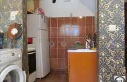 Vanzare apartament 2 camere, 40 mp utili, boxa, zona Piata Unirii