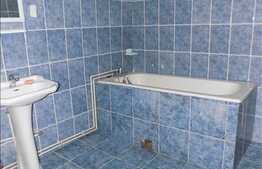 2 camere, 75 mp, imobil tip casa/vila, zona strazii Decebal