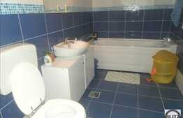 Vanzare 1 camera, 39 mp, balcon, zona strazii Florilor! Parcare cu CF! Mobilat!