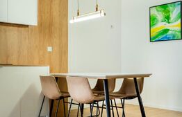 Apartament lux, 2 camere, etaj 2, zona Vivo