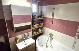 Apartament cu 3 camere, decomandat, 2 bai cu geam, etaj intermediar, zona Aurel Vlaicu