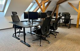 Spatiu Birouri: 2 camere mobilat 170 mp + spatiu comun 750 mp, Central