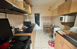 Apartament 3 camere decomandate, 64 mp, balcon, zona Aurel Vlaicu