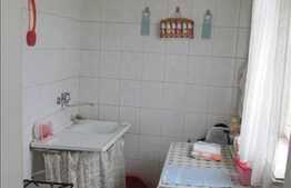 3 camere, 40 mp, boxa, zona strazii Alverna!