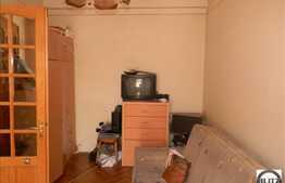 Vanzare apartament cu 3 camere, 67 mp, loc parcare, zona Facultatea de Litere