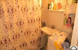 Vanzare apartament cu 3 camere, 67 mp, loc parcare, zona Facultatea de Litere