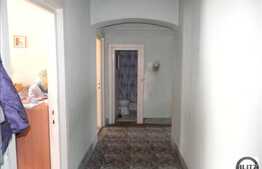 Vanzare apartament cu 3 camere, 67 mp, loc parcare, zona Facultatea de Litere