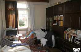 Vanzare apartament cu 3 camere, 67 mp, loc parcare, zona Facultatea de Litere