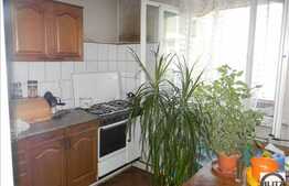 Vanzare apartament cu 3 camere, 67 mp, loc parcare, zona Facultatea de Litere