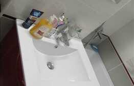 3 camere, 68 mp, 2 balcoane, loc de parcare si boxa, zona Profi