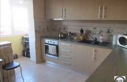 3 camere, 68 mp, 2 balcoane, loc de parcare si boxa, zona Profi