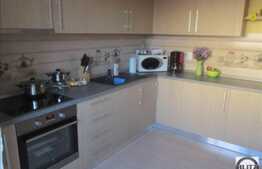 3 camere, 68 mp, 2 balcoane, loc de parcare si boxa, zona Profi