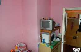 De vanzare apartament cu 3 camere cu  parcare, zona Brancusi