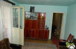 De vanzare apartament cu 3 camere cu  parcare, zona Brancusi