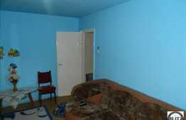 De vanzare apartament cu 3 camere cu  parcare, zona Brancusi