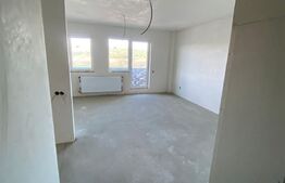 Apartament cu 3 camere, 70mp + 22mp terasa, etaj intermediar, orientat S-E, zona Regal