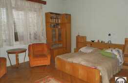 3 camere, 100 mp utili+teren de 250 mp, loc de parcare, boxa, central!