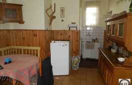 3 camere, 100 mp utili+teren de 250 mp, loc de parcare, boxa, central!