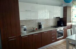 Apartament la cheie, 3 camere, 72 mp utili, 2 balcoane, parcare, zona Sub Cetate