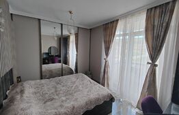 Apartament cu 2 camere, 55mp + balcon, zona Regal Bloc Nou