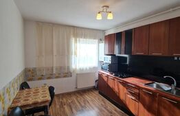 Apartament decomandat, 2 camere, mobilat si utilat, zona centrala