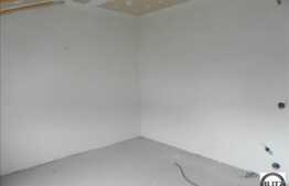 Mansarda inalta 2 camere, 56 mp, 2 balcoane, zona Teilor! Parcare! Semifinisata!