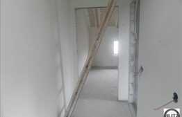 Mansarda inalta 2 camere, 56 mp, 2 balcoane, zona Teilor! Parcare! Semifinisata!