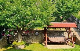 Casă de vacanta localizată excelent, de 48mp, cu 350mp teren, zona Roata Făget